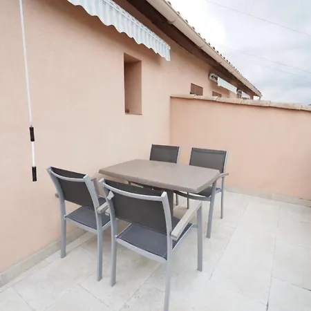 Studio Meuble Avec Terrasse Greoux-les-Bains Exterior photo