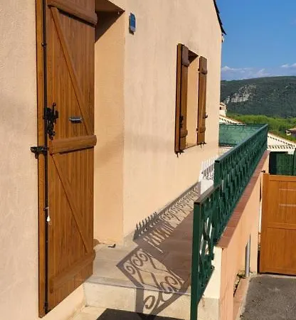 Studio Meuble Avec Terrasse Greoux-les-Bains Exterior photo